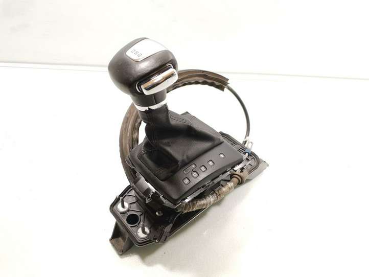 Skoda Octavia Mk2 (1Z) (2004 - 2013)  5K2713025BK Отделка рычага переключения передач (кожа, головка)