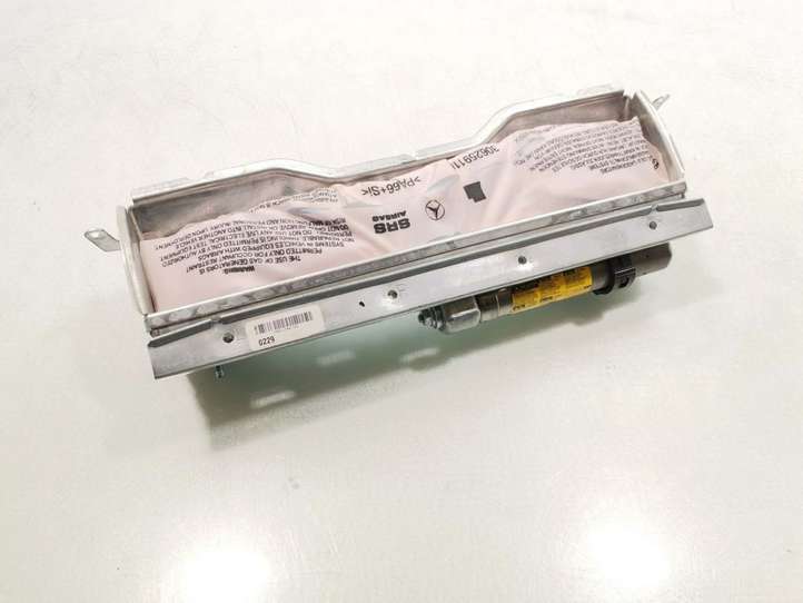 Mercedes-Benz C W204 (2007 - 2014)  2048602002 Подушка безопастности колен