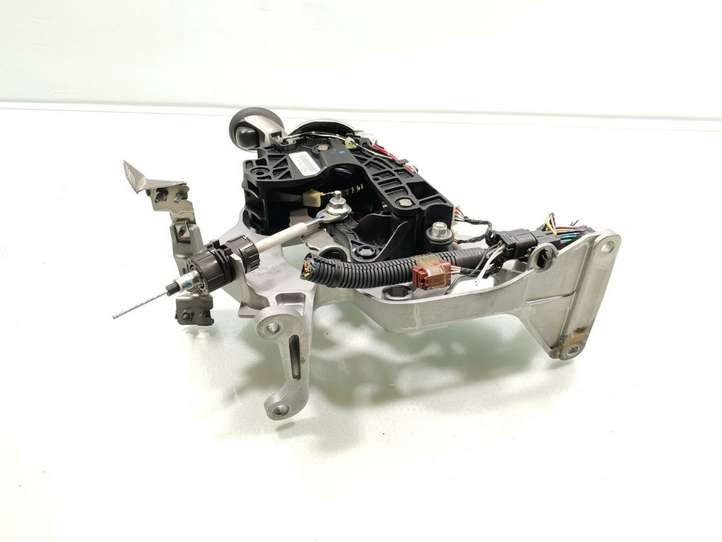 Honda Civic (2006 - 2011)  635210905 Отделка рычага переключения передач (кожа, головка)