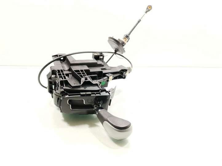 Chevrolet Cruze (2009 - 2012)  13367945 Отделка рычага переключения передач (кожа, головка)