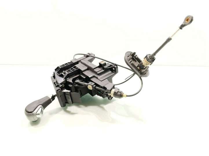 Chevrolet Cruze (2009 - 2012)  13367945 Отделка рычага переключения передач (кожа, головка)