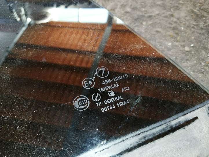 Subaru Outback (1998 - 2003)   Основное стекло задних дверей