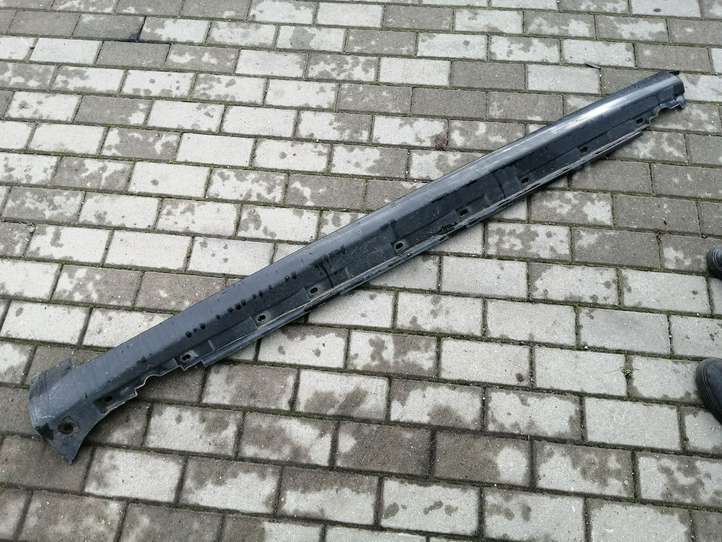 Audi A4 (2004 - 2009)  8E0853859 Порог