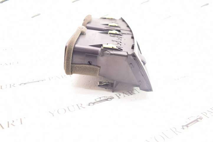 Lexus GS 300 350 430 450h (2004 - 2007)  5566030410 Центральный дефлектор