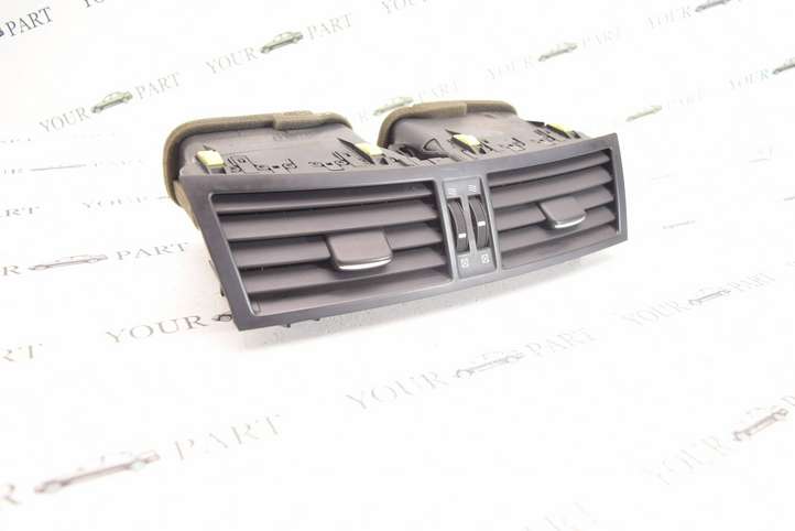 Lexus GS 300 350 430 450h (2004 - 2007)  5566030410 Центральный дефлектор