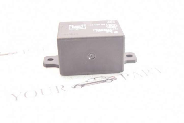 BMW 7 F01 F02 F03 F04 (2008 - 2016)  7661503 Узел подключения плюсовых проводов