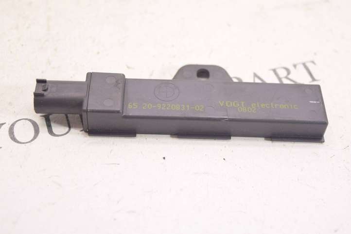 BMW 7 F01 F02 F03 F04 (2008 - 2016)  9220831 Антенна бесключевого доступа