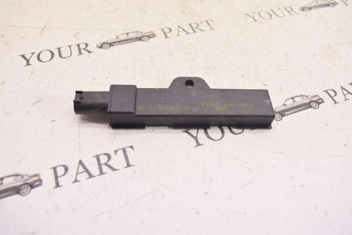 BMW 7 F01 F02 F03 F04 (2008 - 2016)  9220831 Антенна бесключевого доступа