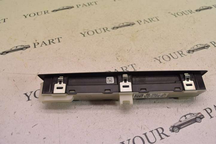 BMW 7 F01 F02 F03 F04 (2008 - 2016)  9215768 Включатель (включатели) памяти