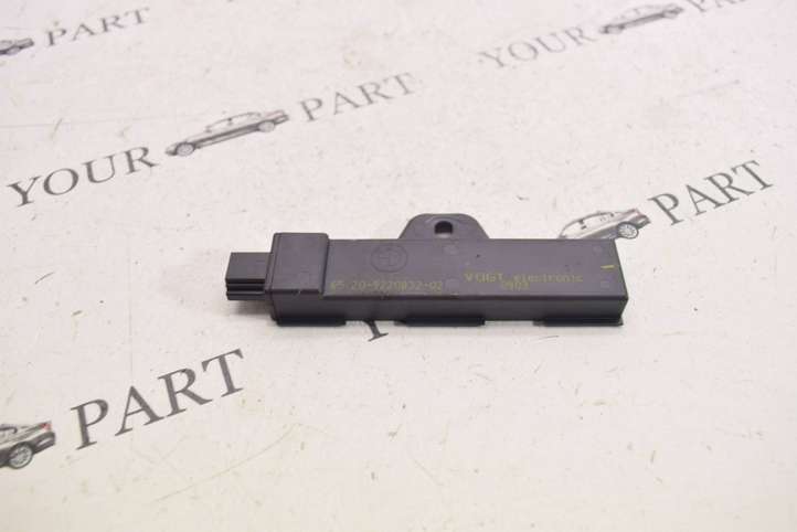 BMW 7 F01 F02 F03 F04 (2008 - 2016)  9220832 Антенна бесключевого доступа