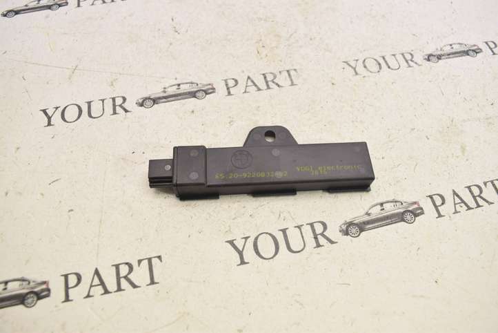 BMW 7 F01 F02 F03 F04 (2008 - 2016)  9220832 Антенна бесключевого доступа