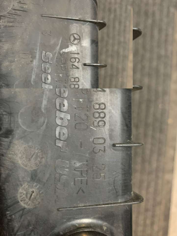 Mercedes-Benz ML W164 (2005 - 2011)  1648890325 Накладка на крыло