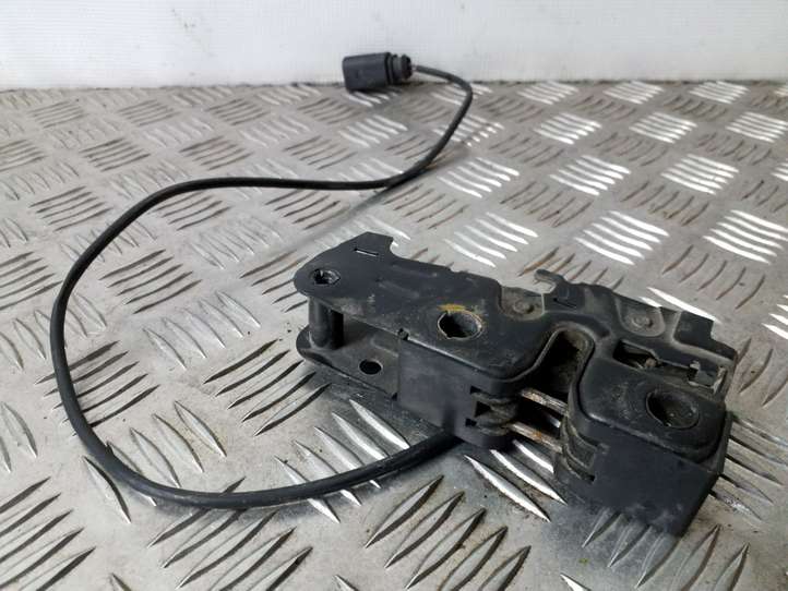 Audi A3/S3 8P (2008 - 2013)  8P0823509H Замок капота
