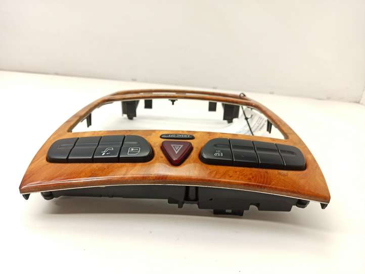 Mercedes-Benz CLK A209,C209 (2002 - 2009)  A2096801239 Отделка контроля климата / контроля печки
