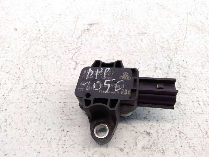 Audi A3/S3 8P (2004 - 2008)  8P0955557 Датчик удара надувных подушек