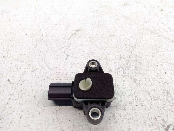 Audi A3/S3 8P (2004 - 2008)  8P0955557 Датчик удара надувных подушек