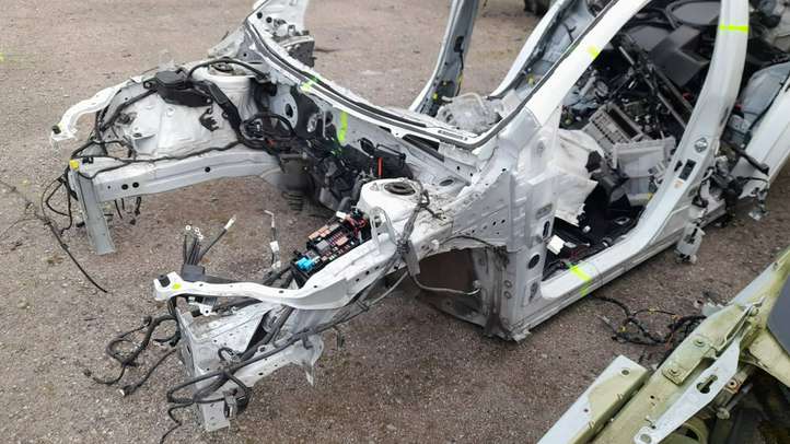 Toyota Prius (XW50) (2015 - )   Передняя четверть