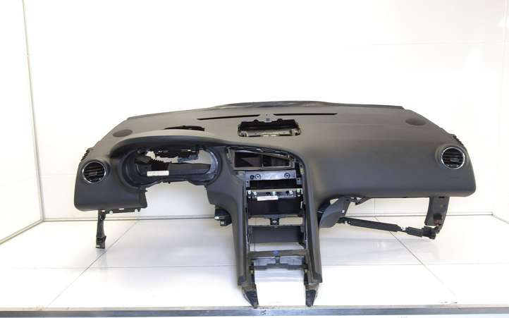 Peugeot 5008 (2009 - 2013)  9685506177 Панель