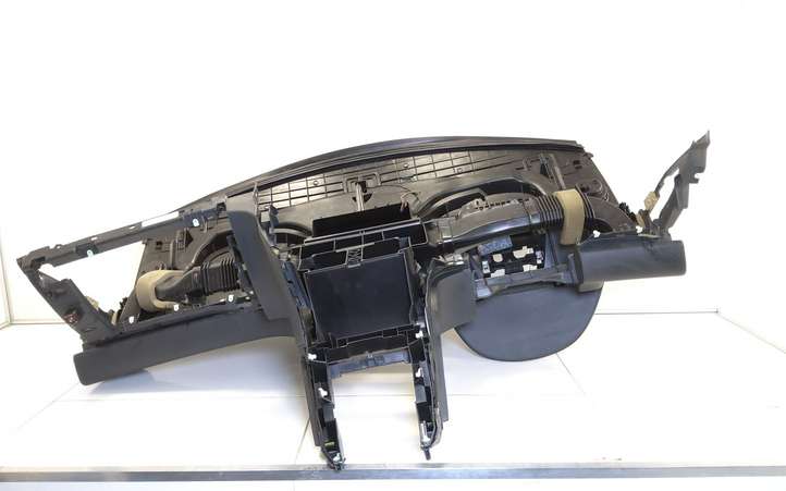 Peugeot 5008 (2009 - 2013)  9685506177 Панель