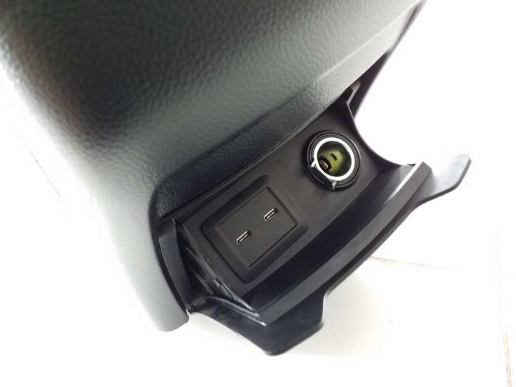 Mercedes-Benz EQC (2018 - )  A2478204002 Центральная консоль
