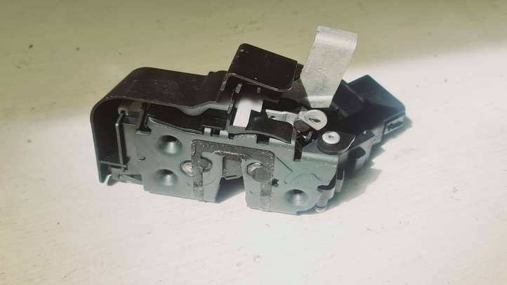 Ford Focus (2005 - 2008)  4M5AA26412BC Замок задней двери