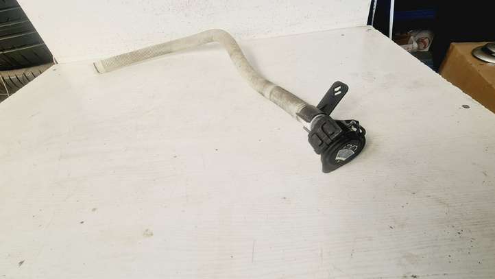 BMW 1 E81 E87 (2004 - 2011)  6166707509908 Заливная горловина бака жидкости