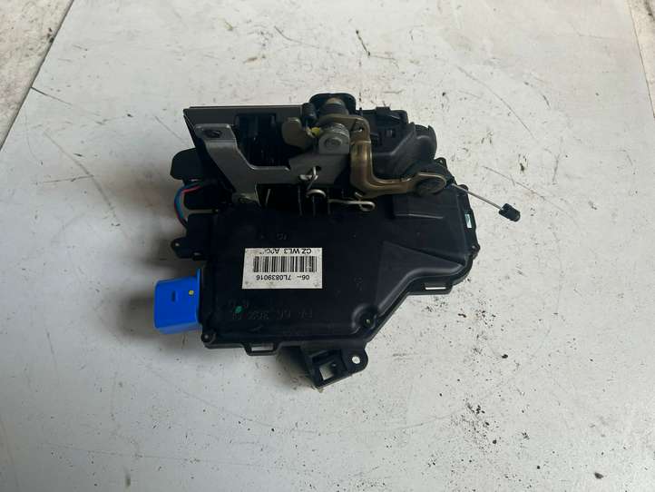 Skoda Octavia Mk2 (1Z) (2004 - 2013)  7L0839016 Замок задней двери
