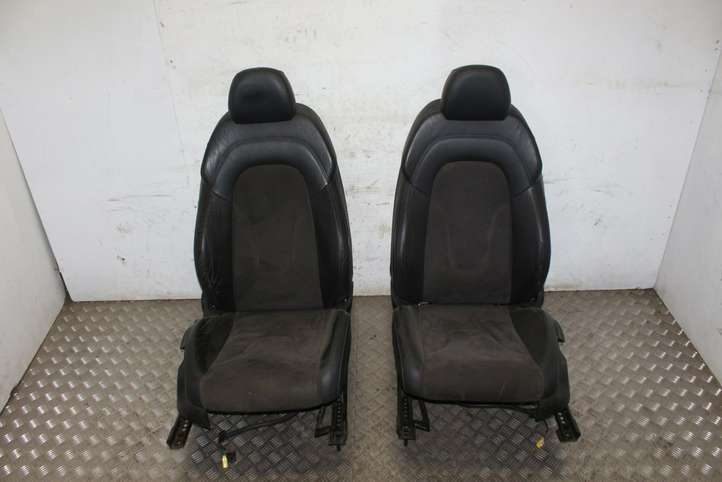 Audi TT (2006 - 2010)   Комплект отделки дверей