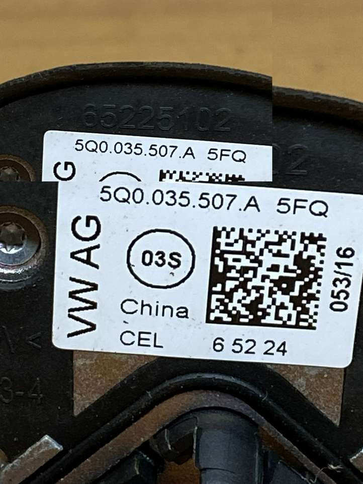 Volkswagen Golf VII (2013 - 2019)  5Q0035507A Антенна (антенна GPS)
