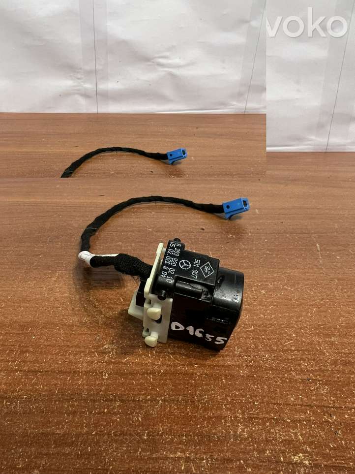 Mercedes-Benz C W203 (2000 - 2007)  A2038200210 Кнопка стеклоподъемников