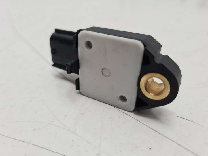 Toyota Yaris (2005 - 2009)  898310H010 Датчик удара надувных подушек