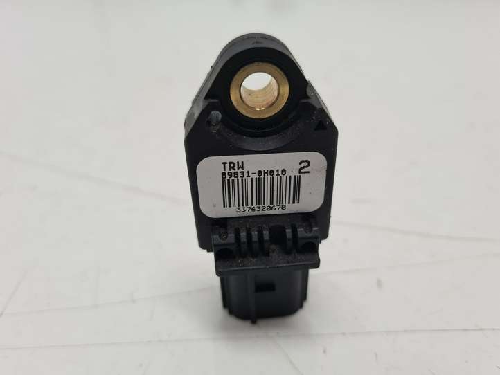 Toyota Yaris (2005 - 2009)  898310H010 Датчик удара надувных подушек