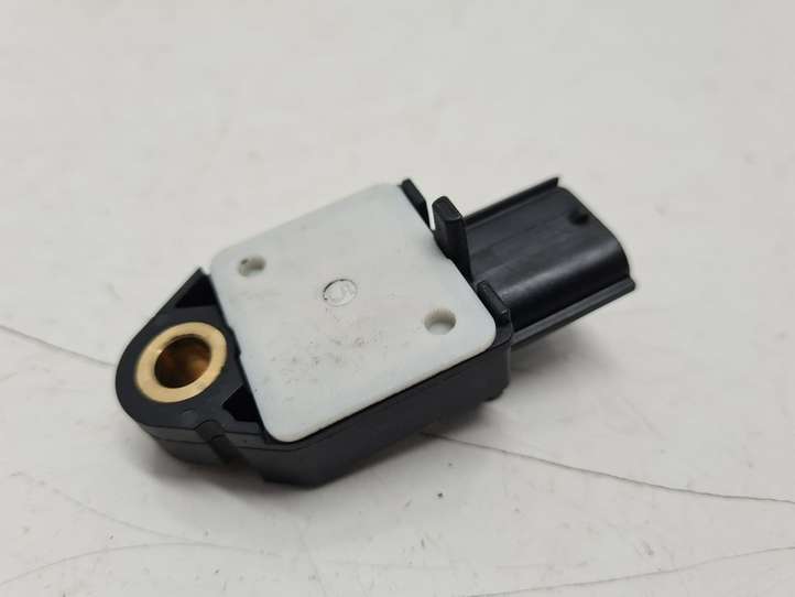 Toyota Yaris (2005 - 2009)  898310H010 Датчик удара надувных подушек