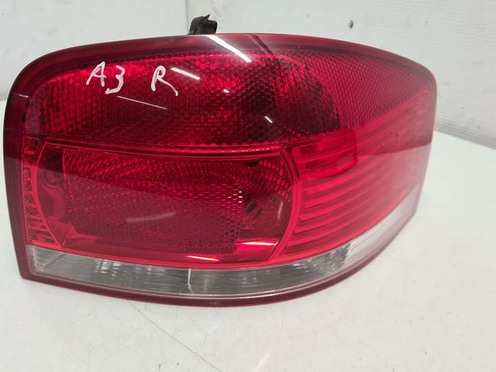 Audi A3/S3 8P (2003 - 2005)  8P0945096 Задний фонарь в кузове
