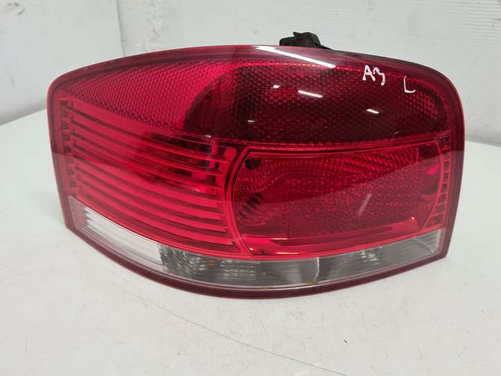 Audi A3/S3 8P (2003 - 2005)  8P0945095 Задний фонарь в кузове