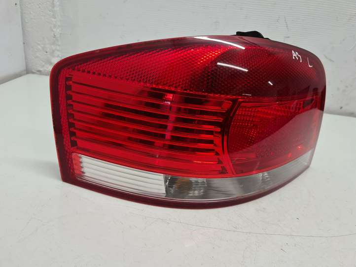 Audi A3/S3 8P (2003 - 2005)  8P0945095 Задний фонарь в кузове