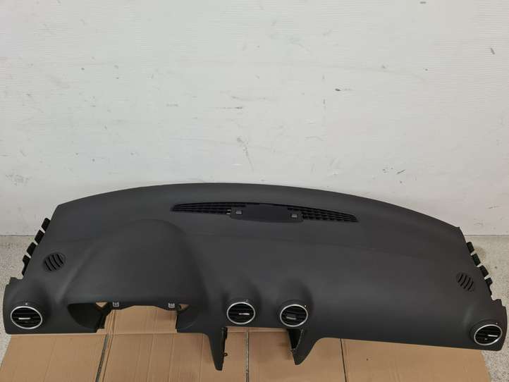 Audi A3/S3 8P (2003 - 2005)  8P1857033 Панель