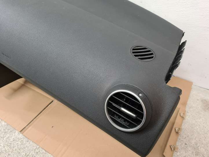 Audi A3/S3 8P (2003 - 2005)  8P1857033 Панель