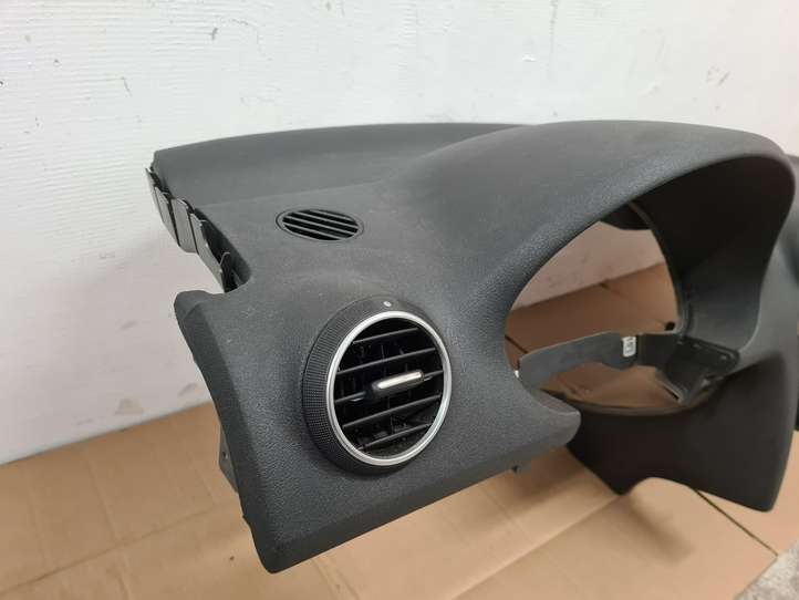Audi A3/S3 8P (2003 - 2005)  8P1857033 Панель