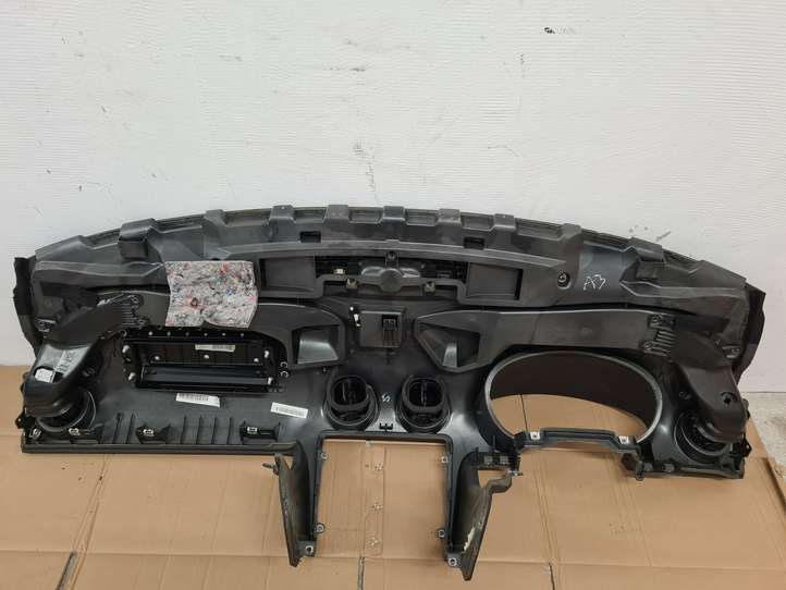 Audi A3/S3 8P (2003 - 2005)  8P1857033 Панель