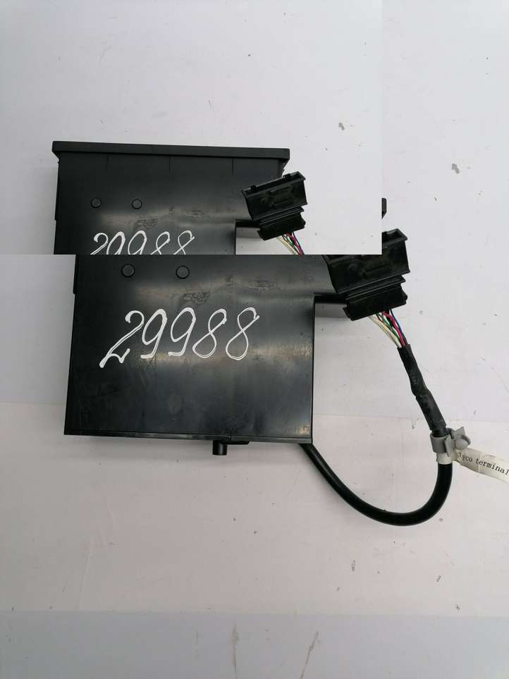 Seat Leon (1P) (2005 - 2012)  5P0857925A Блок управления USB
