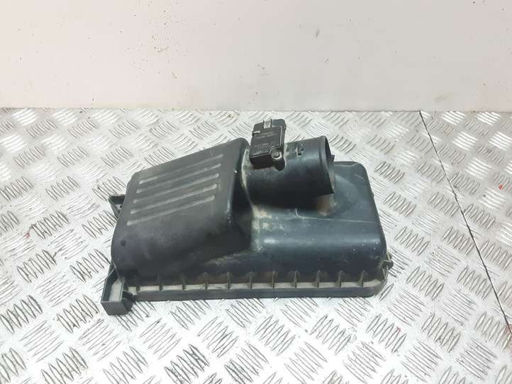 Toyota Corolla E120 E130 (2000 - 2004)  2220427010 Измеритель потока воздуха