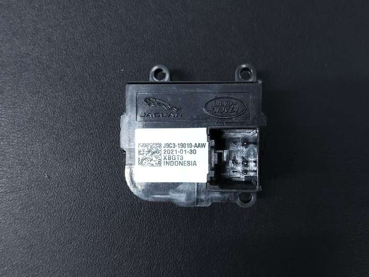 Land Rover Defender (2020 - )  J9C319010AAW Разъем USB