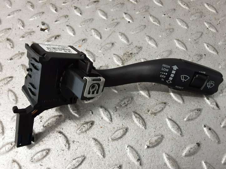 Audi TT (2006 - 2010)  8P0953519Q Ручка стеклоочистителей