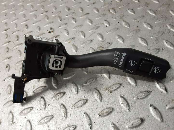 Audi TT (2006 - 2010)  8P0953519Q Ручка стеклоочистителей