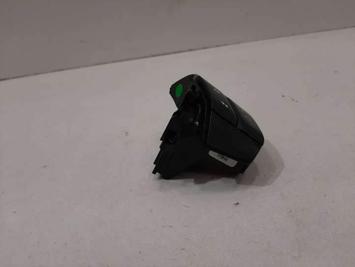 Volvo XC90 (2002 - 2006)  30710707 Кнопки рулевого колеса