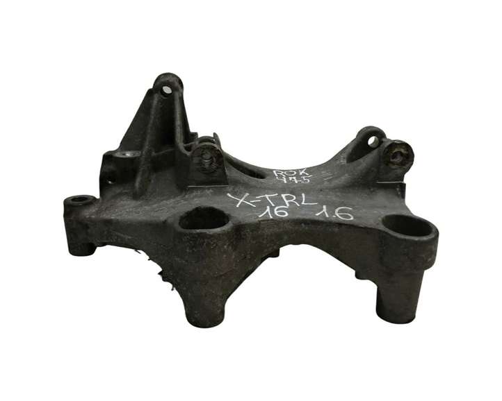 Nissan X-Trail T32 (2014 - 2021)  117105124R Кронштейн