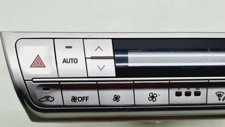 Toyota Land Cruiser (J150) (2009 - )  8401060G50 Блок управления кондиционера воздуха / климата/ печки (в салоне)