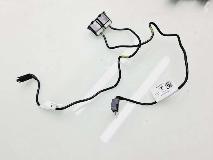 Tesla Model S (2016 - 2021)  104753700C Разъем USB