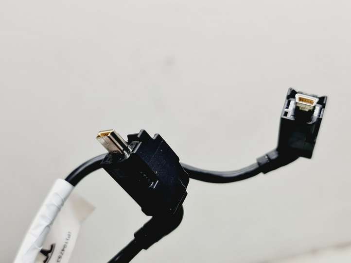 Tesla Model S (2016 - 2021)  104753700C Разъем USB